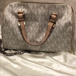 Michael Koran’s Grayson bag vanilla